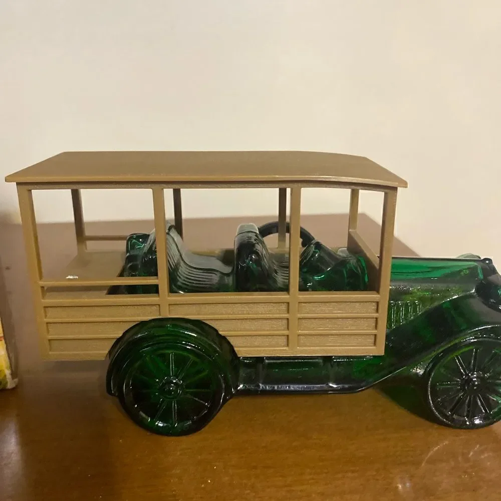Vintage Avon 1923 Station wagon empty bottle with box